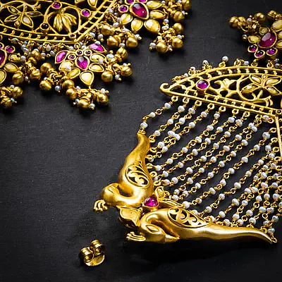 Pearl Mayura Earrings - Master