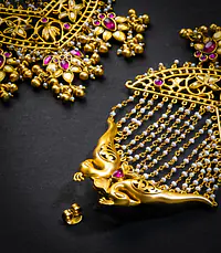 Pearl Mayura Earrings - Master