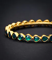 Traditional South Indian Green Bangle - Master